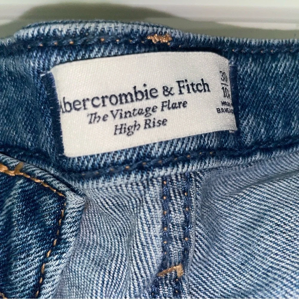 Abercrombie & Fitch Vintage High Rise Flare Women's Jeans - Picture 2 of 4